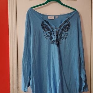 Avenue Size 30/32 Blue Embroidered Top 😍🧡🧡🧡
